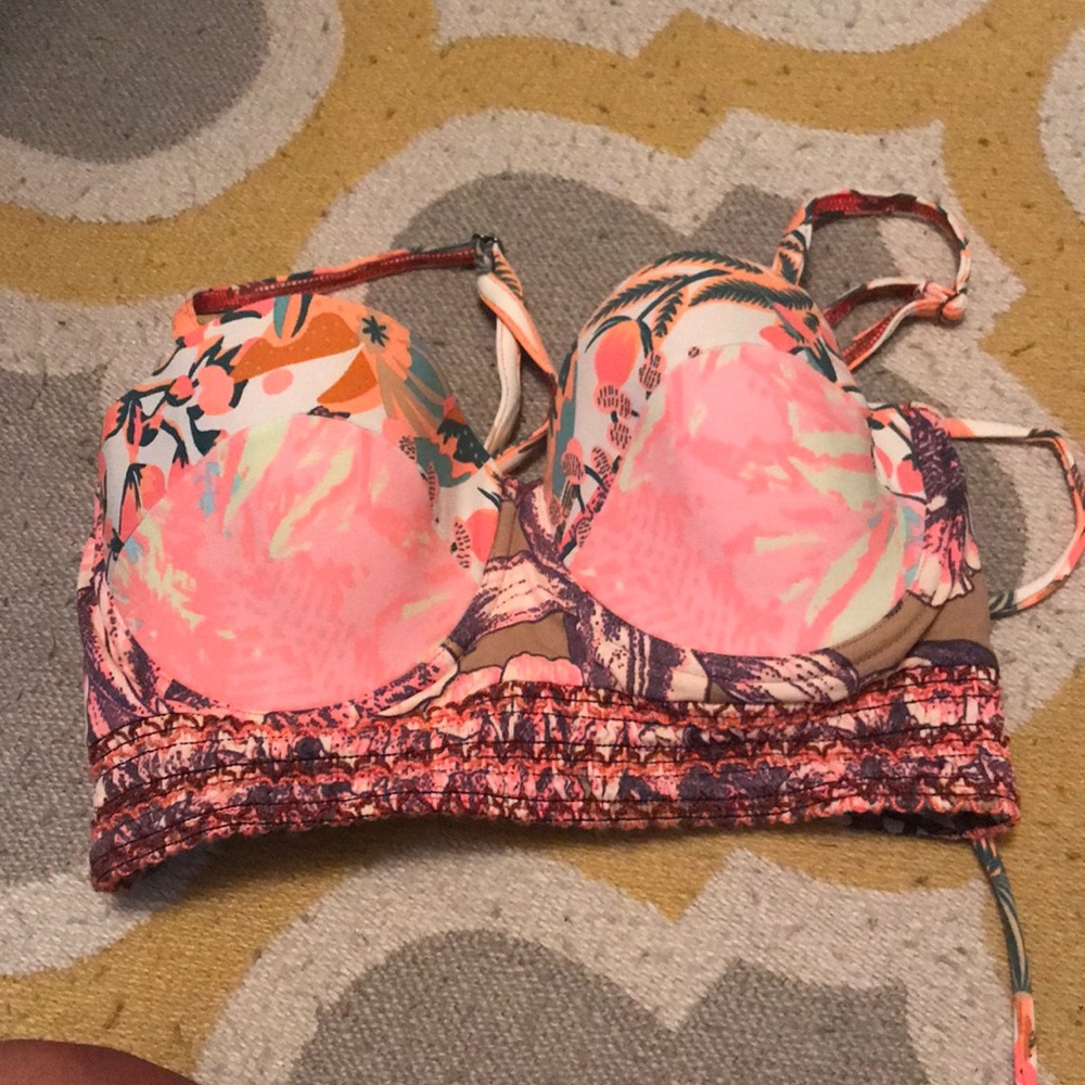 Maaji batik dancer top size large reversible